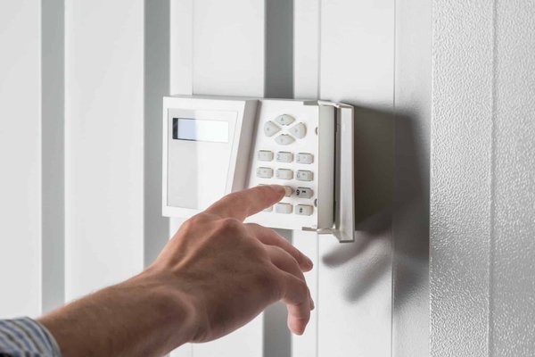 Quels sont les avantages d'une alarme sûre par rapport aux autres ?